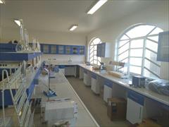 industry medical-equipment medical-equipment اجرای سکوبندی آزمایشگاه با بهترین متریال 