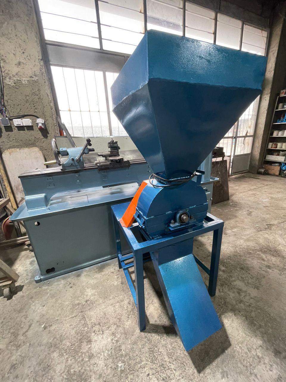 دستگاه آسیاب صنعتی بلغور<br/>فروش دستگاه آسیاب صنعتی <br/>یک دستگاه آسیاب عالی و کم صدا برای آسیاب کردن انواع دان تولید دستگاه آسیاب ,جدیدترین وسیله و بهترین  industry industrial-machinery industrial-machinery