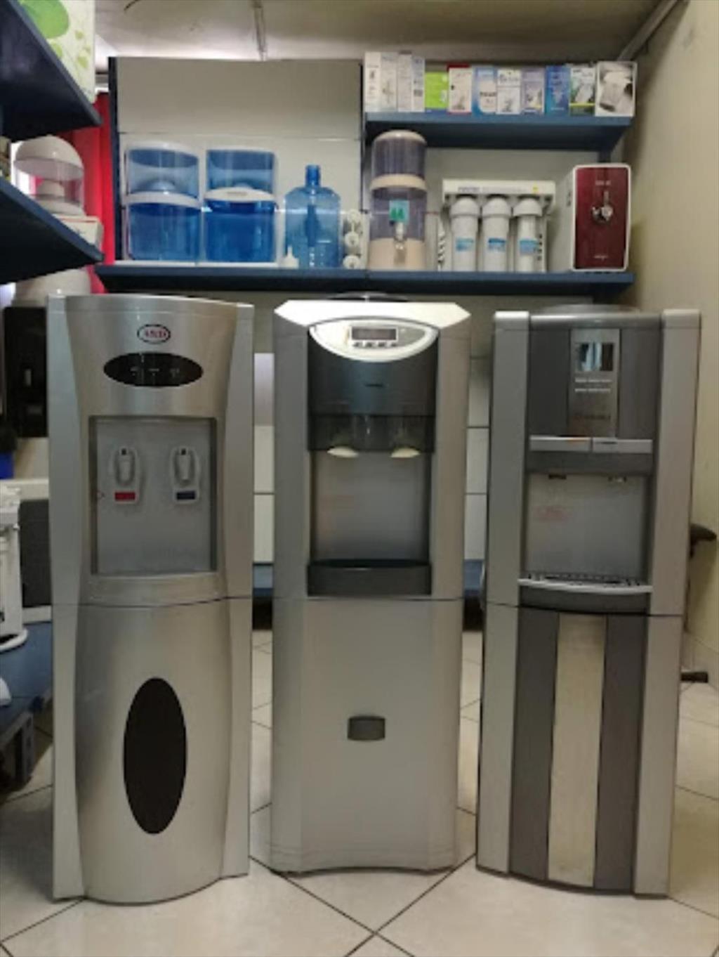 سرویس و تعمیرات انواع ابسردکن های اداری و صنعتی به صورت تخصصی<br/>سرویس تعمیرات انواع یخچال فریزر و ساید بای ساید ها تعویض فیلتر <br/>سرویس در محل در کمترین ز services fix-repair fix-repair