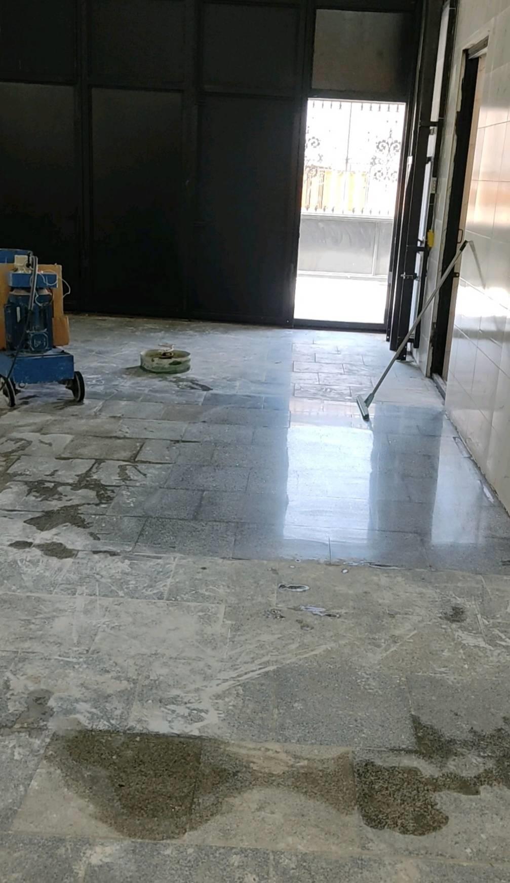 <br/>تمیز کردن و برق‌انداختن کاشی‌های سرامیکی کار بسیار سختی است. کاشی‌های سرامیکی برای حمام، آشپزخانه، کف و قسمت‌های مختلف بسیار مناسب و ایده‌آل هستند، ا services construction construction