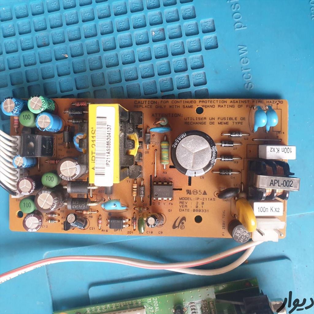 تعمیر بردهای الکترونیک<br/><br/>تعمیر و تست انواع بردهای الکترونیکی و صنعتی<br/><br/>تعمیر بردهای الکترونیکی صنایع بزرگ نیروگاهی، پالایشگاهی، پتروشیمی، صنایع دریائی،  services fix-repair fix-repair