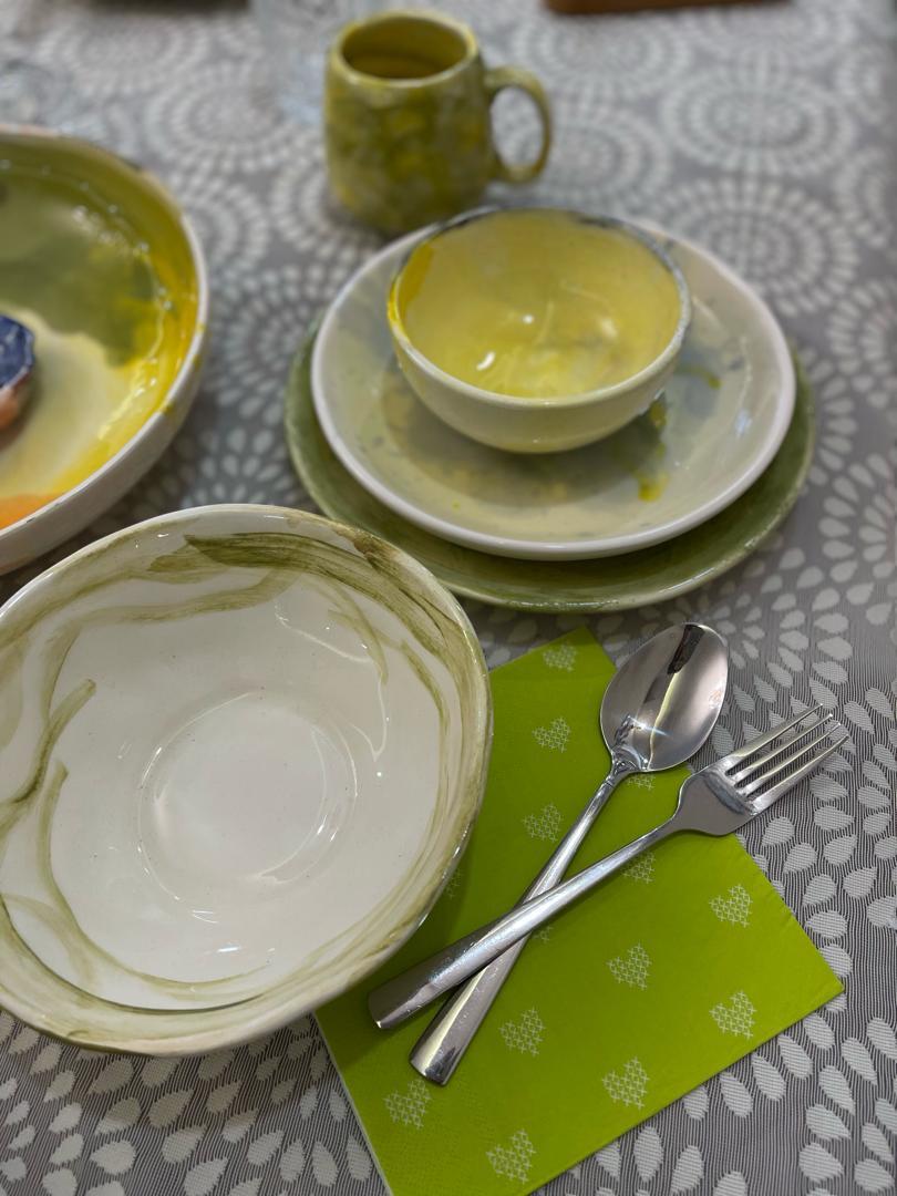 ظروف سرامیکی رنگی قابلیت شستشوی بسیار خوبی دارند و به راحتی با انواع مایع ظرفشویی تمیز و عاری از هر گونه آلودگی می شوند<br/>اینجا ظرف و ظروف رنگی رنگی سرا buy-sell home-kitchen dishes