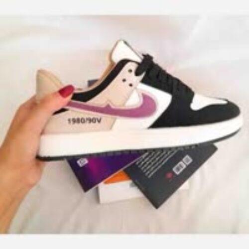 فروشگاه آنلاین کفش تک: هر قدم، یک تجربه بی‌نظیر<br/>آغاز داستان ما در سال 1400<br/><br/>فروشگاه آنلاین کفش تک در سال 1400با یک هدف روشن و ساده متولد شد: پایان داد industry textile-loom textile-loom