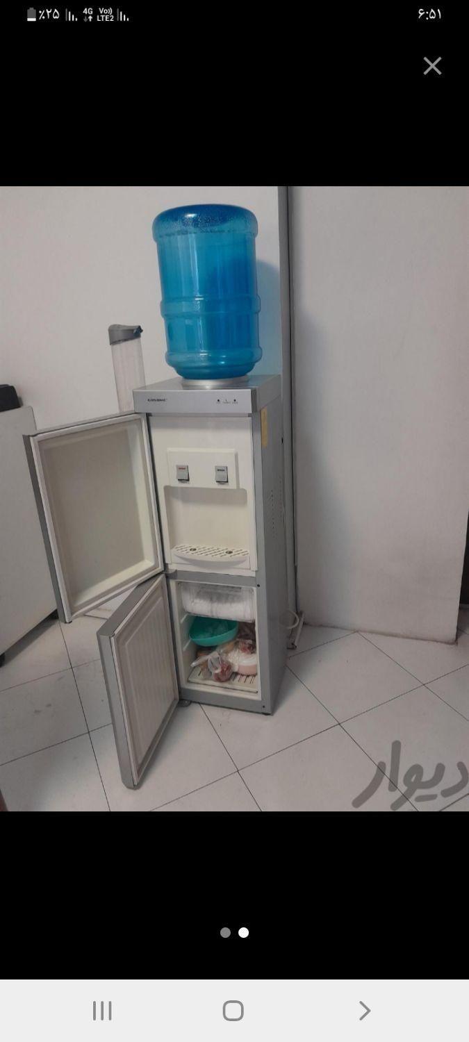 سرویس و تعمیرات انواع ابسردکن های اداری و صنعتی به صورت تخصصی<br/>سرویس تعمیرات انواع یخچال فریزر و ساید بای ساید ها تعویض فیلتر <br/>سرویس در محل در کمترین ز services fix-repair fix-repair