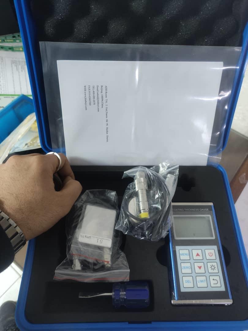 با پروب مختلف: می تواند ضخامت لایه های پوشش غیر مغناطیسی پوشیده شده بر روی بستر مغناطیسی را اندازه گیری کند. مانند: غیر مغناطیسی (آلومینیوم، کروم، مس، industry tools-hardware tools-hardware