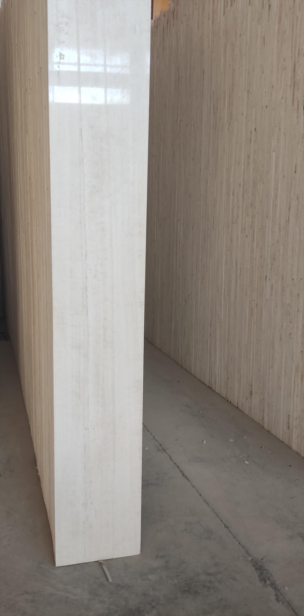 شرکت سنگ حایر یکی از بزرگترین تولید کنندگان تایل و اسلب در ایران: <br/>سنگ تراورتن عباس آباد سوپر یکی از جذاب ترین و زیباترین سنگ های نمای ساختمان است که  industry roads-construction roads-construction