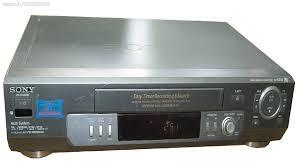 تعمیر ویدئو وی اچ اس VHS<br/><br/>اگر دستگاه پخش کننده ویدئو وی اچ اس VHS شما نیز خراب شده و به دنبال تعمیر آن هستید خواندن این مطلب می تواند به شما کمک کند.  services fix-repair fix-repair