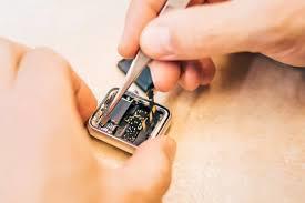 تعویض انواع باطری ساعت های هوشمند(( شیائومی سامسونگ اپل و گارمین))<br/><br/>تعمیر و عیب یابی انواع ساعت های هوشمند به صورت تخصصی در کوتاه ترین زمان<br/>0919201755 services fix-repair fix-repair