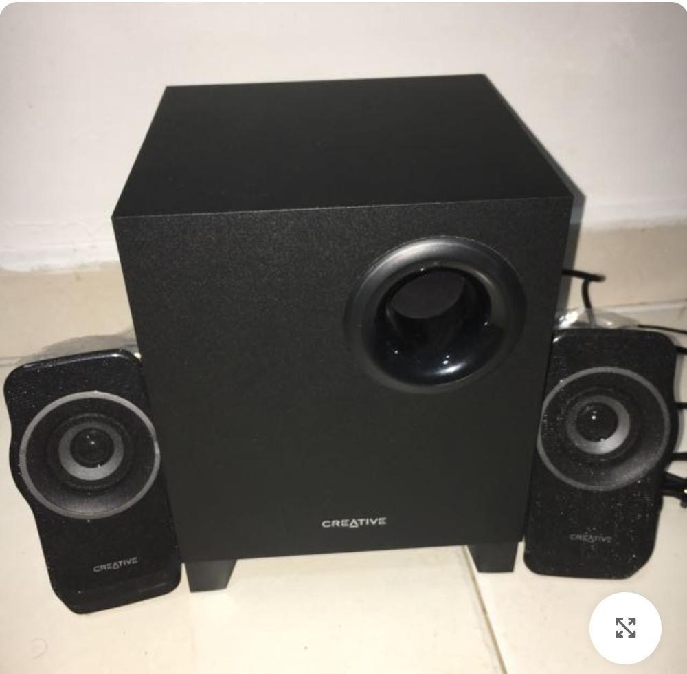 تعمیر انواع اسپیکرهای حرفه ای<br/>گیرندهای دیجیتال..امپلی فایر.ساب .بلندگو<br/> ‌‌تعمیرات با هماهنگی قبلی <br/>تهران-میدان انقلاب-کارگر شمالی-خ نصرت-نرسیده به جما services fix-repair fix-repair