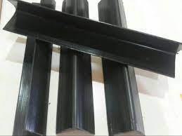 نبشی پلاستیکی از جنس پلیمر مرغوب جهت استفاده برای بسته بندی و تسمه کشی انواع کارتن و پالت و همچنین برای محکم کردن قطعات شکستنی توسط تسمه کشی<br/>نبشی پلاس industry packaging-printing-advertising packaging-printing-advertising