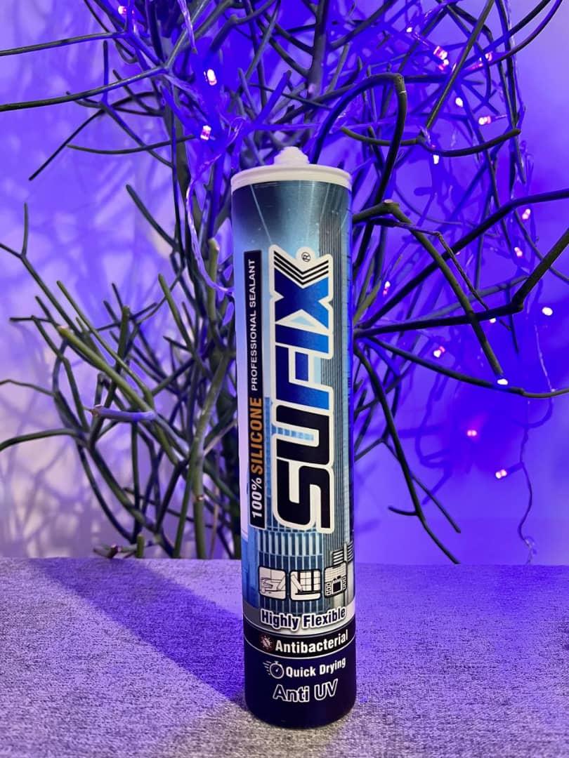 چسب آکواریوم سوفیکس<br/>در سه رنگ شفاف مشکی سفید<br/>ویژگی: آنتی باکتریال و ضد کپک و قارچ<br/>تعداد در کارتون ۲۴ عدد<br/>ارسال به سراسر کشور<br/>همکاری با تمام باربری‌های services business business