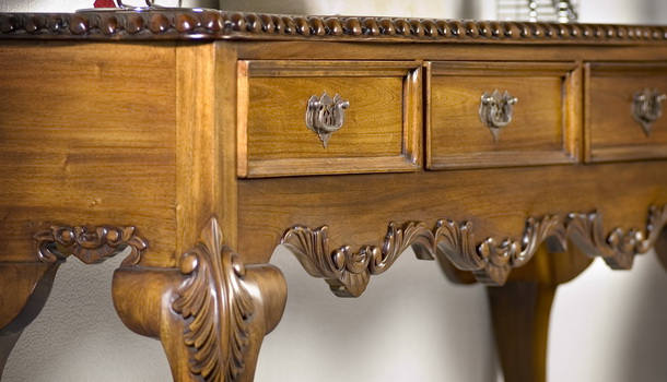 تعمیرات تخصصی مربوط به رنگ انواع تولیدات چوبی شامل : سرویس خواب ، مبلمان استیل ، نهار خوری، بوفه ، میز ، کمد ،مبل راحتی ، کنسول و غیره<br/><br/>این مجموعه با  services fix-repair fix-repair