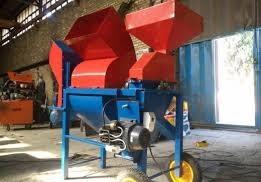 <br/> دستگاه همه کاره دو مخزن<br/><br/>دارای دو مخزن مجزا :<br/><br/>مخزن علوفه کوب:<br/><br/>مخزن علوفه کوب برای خرد کردن چغندر. سیب زمینی. نان خشک و <br/>مخزن آسیاب:<br/>•	مخزن آسیاب ب industry industrial-machinery industrial-machinery