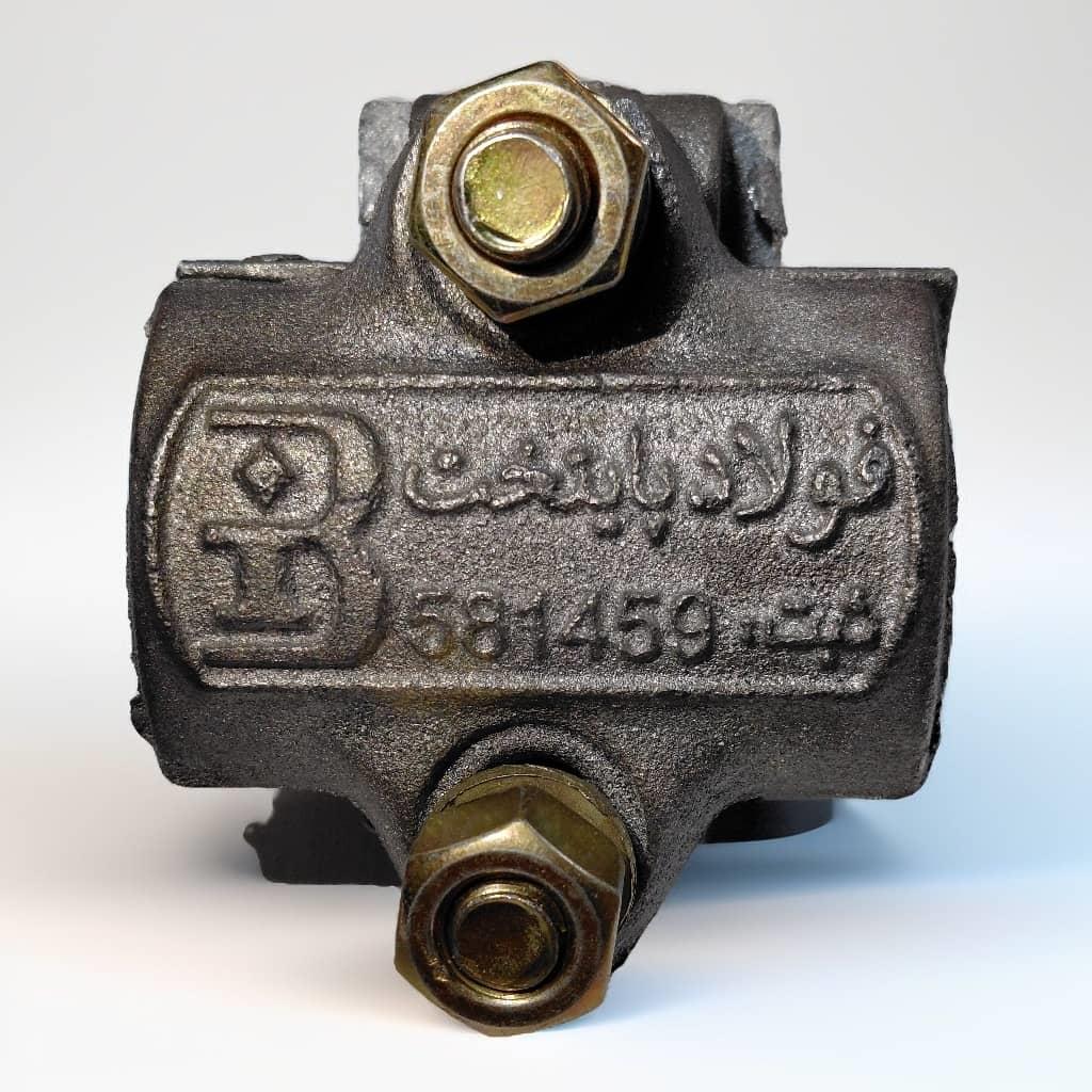 ست چهارپیچ تولید شده در شرکت ایرانیان بست پایتخت از جنس فولاد و در وزن 1.400 گرم ، در برند فولادپایتخت می باشد .<br/><br/>بست چهارپیچ دارای ۲ عدد برگه و ۱ عدد industry iron iron