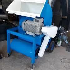 علوفه خرد کن  پشت تراکتوری <br/>با استفاده از این علوفه کوب می توان علوفه ها را در اندازه های مختلفی برش داد و آنها را برای مصرف تمامی دام ها از بزرگ تا ک industry industrial-machinery industrial-machinery