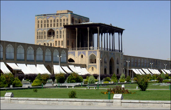 مرکز تورهای داخل ایران<br/><br/>تور اصفهان 91 هوایی/قطار/اتوبوس<br/>هتل عباسی 5*: 405000 تومان<br/>هتل کوثر5*:378000 تومان<br/>هتل اسمان4*:358000 تومان<br/>هتل عالیقاپ4 tour-travel domestic-tour isfahan