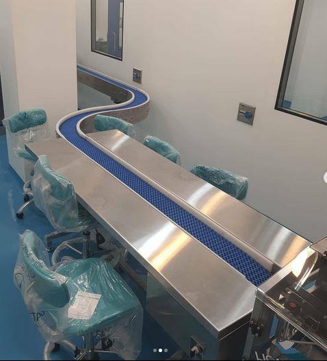 کانوایر<br/>کانوایر جزئی از سیستم‌های انتقال مواد در صنعت است. تکنیک و دانش نوین در مهندسی کنترل باعث شده تا نوار نقاله‌ها به همراه دیگر سیستم‌های انتقال  industry machinary machinary