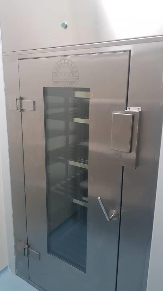 دستگاه خشک‌کن سینی‌دار <br/>دستگاه خشک‌کن سینی‌دار به منظور خشک کردن گرانول های مرطوب داروسازی و سایر مواد موجود در صنایع مختلف مورد استفاده قرار میگیرد.  industry machinary machinary