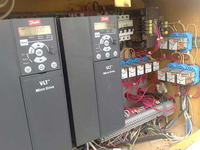 طراحی و ساخت و مونتاژ انواع تابلوهای برق که شامل موارد زیر می¬باشد :<br/>-	تابو برق اینورتر<br/>-	تابلو برق سافت استارتر<br/>-	تابلو آسانسوری<br/>-	تابلو بوس industry industrial-automation industrial-automation