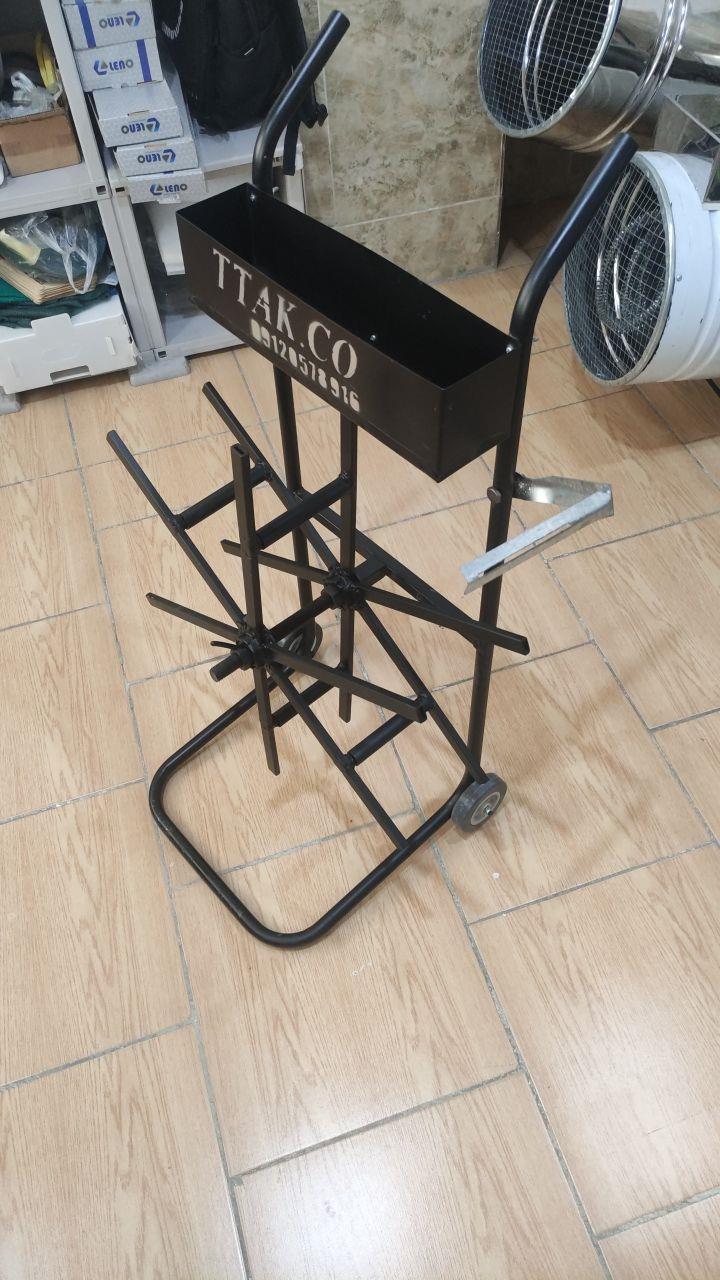 گروه صنعتی تی تاک در همه شهرهای کشور نمایندگی فعال میپذیرد.<br/><br/> <br/>رول بازکن تسمه <br/> <br/>مشخصات فنی دستگاه رول بازکن تسمه<br/>ابعاد دستگاه : ۱۰۰*۵۰*۴۰ سانتی منتر<br/> industry other-industries other-industries