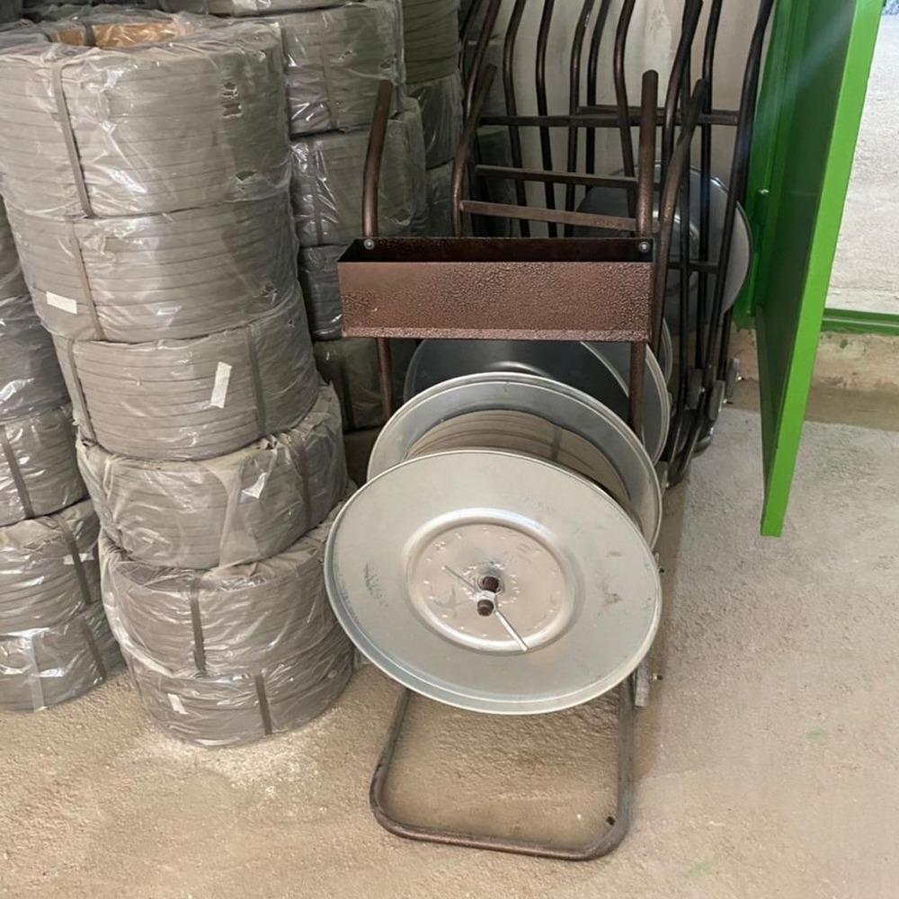 گروه صنعتی تی تاک در همه شهرهای کشور نمایندگی فعال میپذیرد.<br/><br/> <br/>رول بازکن تسمه <br/> <br/>مشخصات فنی دستگاه رول بازکن تسمه<br/>ابعاد دستگاه : ۱۰۰*۵۰*۴۰ سانتی منتر<br/> industry tools-hardware tools-hardware